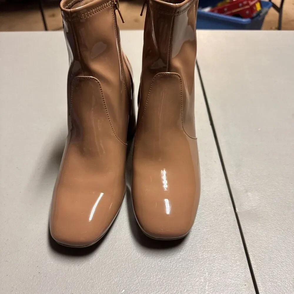 NEW Madden NYC Women's Side Zip Heeled Tan Designer Bootie Boots 9.5